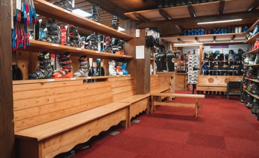 Ski and Snowboard Shop Les Gets - Nevada Sports 